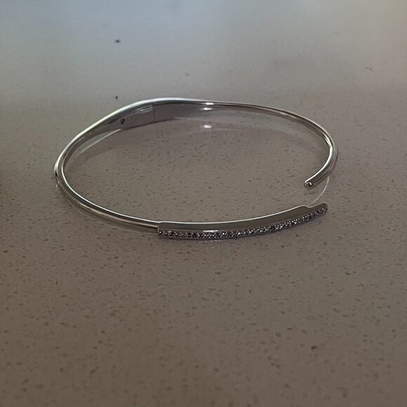 Three thin gold and silver cuff bracelets - Picture 2 of 6